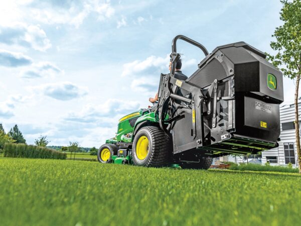 X950R Diesel Mowing Tractor - Image 5