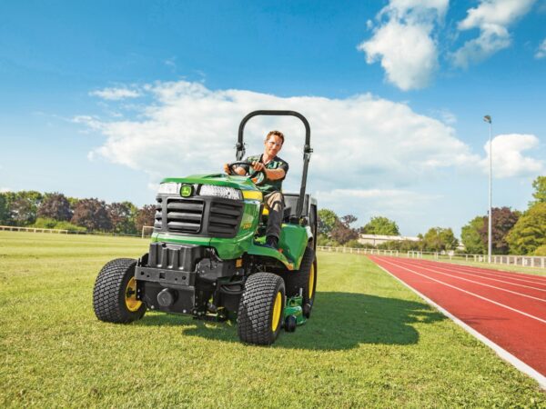X950R Diesel Mowing Tractor - Image 2